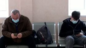 VIDEO Spitale sufocate de gripă, pacienți fără mască. Camerele de gardă sunt din ce în ce mai aglomerate